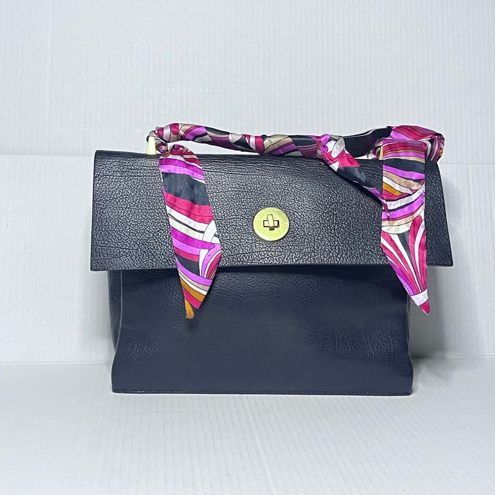 Lia Numa Leather Bag